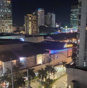 Araneta Cubao No Brown Outs 1BR Furnished Condo with Balcony free WiFi Netflix
