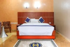 SG Newton Hotel - Wupa