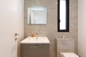 Splendide villa contemporaine pour vos vacances de rêve à Mougins