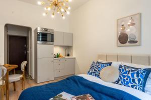 Neon 45 Apartment - ProperUNIT