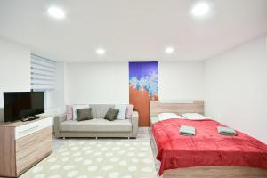 Madmans Labyrinth by NW