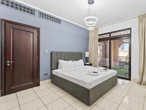 Modern Design 2BR In Downtown With Burj Khalifa View
