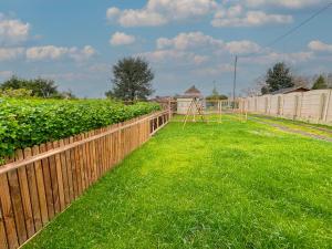 Appartements Cocon familial avec jardin 2 adultes & 1 enfant : Appartement 2 Chambres