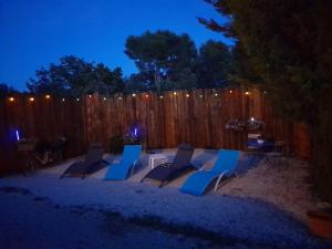 Maisons de vacances Gite a la campagne a 15 kms d'Aix : photos des chambres