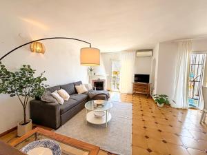 A2407 Charming Townhouse with sea views and pool