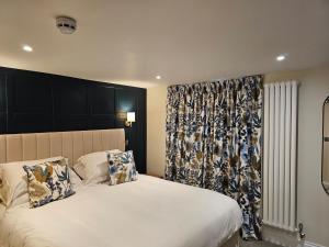 Deluxe Double Room room in St George's Hotel