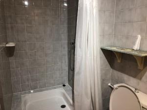 Appartements Charmant studio 2* avec balcon et parking a Brides-les-Bains, proche thermes et centre village. - FR-1-512-6 : photos des chambres