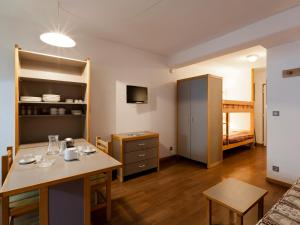 Appartements Studio avec Balcon en Centre-Ville, Proche Telecabine et Thermes a Brides-les-Bains - FR-1-512-14 : photos des chambres