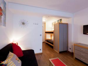 Appartements Studio avec Balcon Sud et WiFi au Centre de Brides-les-Bains, Proche Thermes et Telecabine - FR-1-512-54 : photos des chambres