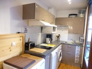 Appartements Studio 4 pers avec Balcon, Parking et Wi-Fi, Proche Thermes, Brides-les-Bains - FR-1-512-100 : photos des chambres