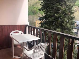 Studio central avec balcon, parking et lave-vaisselle - FR-1-512-134