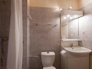 Appartements Studio avec Balcon et Double Exposition a Brides-les-Bains, Pres des Thermes - FR-1-512-144 : photos des chambres
