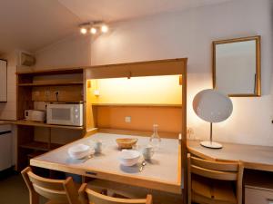 Appartements Studio avec Balcon et Double Exposition a Brides-les-Bains, Pres des Thermes - FR-1-512-144 : photos des chambres