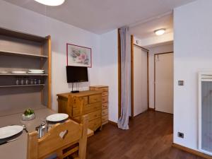 Appartements Studio equipe avec balcon, WiFi et animaux admis - FR-1-512-184 : photos des chambres