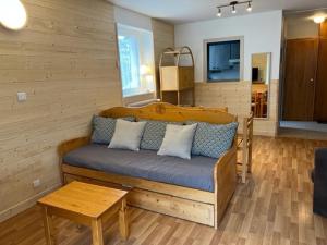 Appartements Charmant T2 au Centre de Brides-les-Bains avec Balcon, Parking et WIFI - FR-1-512-194 : photos des chambres