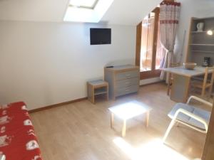 Appartements Studio cosy avec balcon, Wi-Fi, proche thermes et telecabine a Brides-les-Bains - FR-1-512-51 : photos des chambres