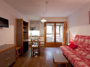 Appartements Studio 2* au Centre de Brides-les-Bains, Balcon, Wifi, Parking Couverts, Proche Telecabine et Spa - FR-1-512-80 : photos des chambres