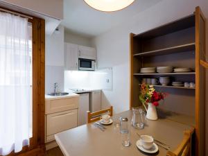 Studio avec balcon sud et WIFI, 4 pers, Brides-les-Bains - FR-1-512-82