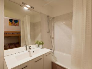 Appartements Studio 4 pers. Centre Brides, Balcon Sud, Wi-Fi, a 200m Telecabine et Thermes - FR-1-512-82 : photos des chambres