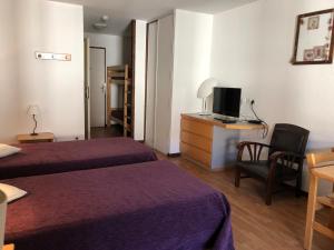 Appartements Studio avec Balcon, WIFI et Parking - 4 pers, Proche Thermes, Brides-les-Bains - FR-1-512-164 : photos des chambres