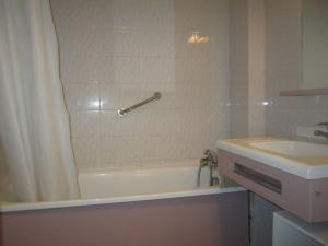 Appartements Studio 4 Pers avec Balcon, Wi-Fi, Parking - Centre-ville Brides-les-Bains - FR-1-512-231 : photos des chambres