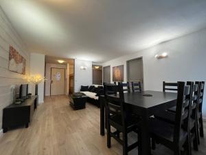 Appartements Appartement spacieux 8 pers avec balcon, parking et WiFi, proche centre et thermes - FR-1-512-214 : photos des chambres