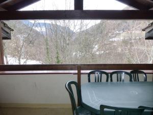 Appartements Appartement spacieux 8 pers avec balcon, parking et WiFi, proche centre et thermes - FR-1-512-214 : photos des chambres