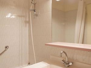 Appartements Studio 4 pers centre-ville avec WiFi, parking et animaux acceptes - FR-1-512-234 : photos des chambres