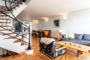 Villas VILLA LUNA VI4339 By Riviera Holiday Homes : photos des chambres