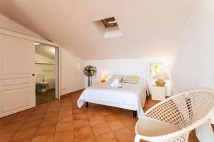 Villas VILLA LUNA VI4339 By Riviera Holiday Homes : photos des chambres