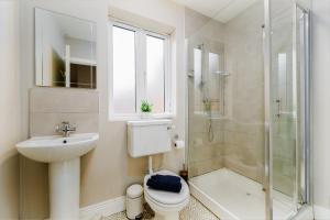 Cosy Ashbourne Lodge - Sleeps 4