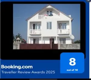 Large house at the beach. - Poti