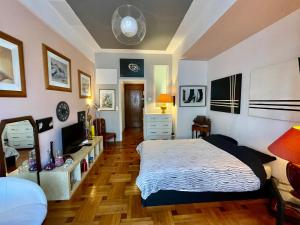 Seaside vintage studio