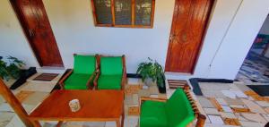 Zanz 14 Beach Bungalow