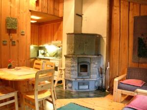 Satu 31, kahden makuuhuoneen kelomökki Syötteellä, valaistun ladun vieressä