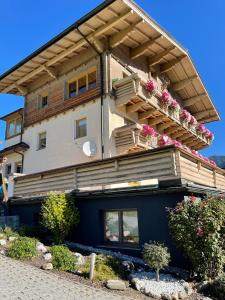 Kössler, Appartementhaus