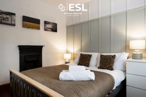 2 Bed Townhouse with Garden & Parking