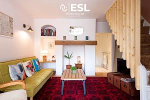 2 Bed Townhouse with Garden & Parking