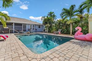 Heated Pool, Family Friendly, Outdoor Lounge - Shore Beats Working - Roelens