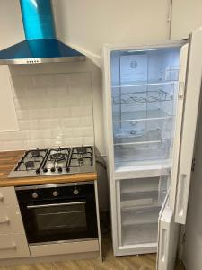 5 Bedroom Cosy Bloxwich Stay - WiFi & Free Parking