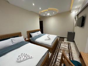 The Pyramids Crypt Inn