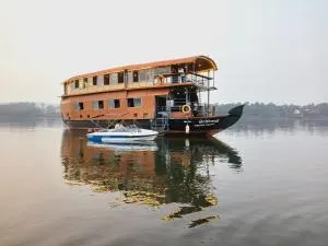 Aquaholic - A Floating Villa - Wardha