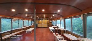 Aquaholic - A Floating Villa