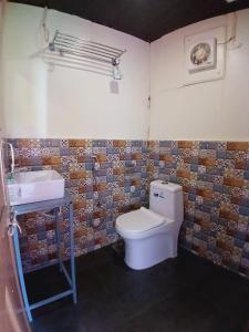 Aquaholic - A Floating Villa