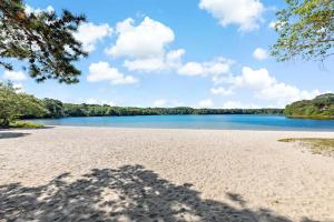 Private Hot Tub Near Dennis Pond