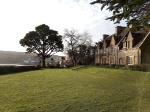 Maisons de vacances Ar Maner - Grande maison familiale - 7 chambres - Jardin : Maison 7 Chambres