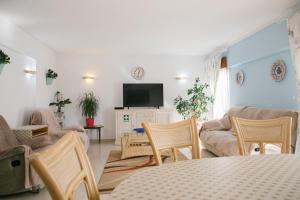 Dona Ana Beach Apartment