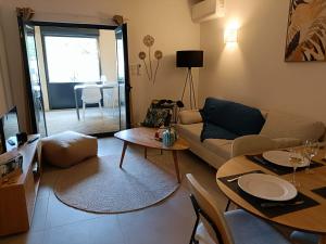 Appartements Appt neuf 2-4 pers avec loggia - Piscine chauffee - Bord de mer - Corse du Sud- Bonifacio : photos des chambres