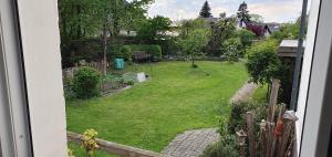 JanPartment - geräumig - W-LAN - Natur - Garten - Entspannung - zentral - 10 Min WV-Werk - Carport - 24h CheckIn