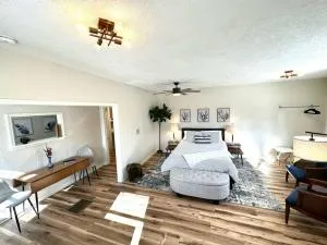 University Suite "a" - Huntington